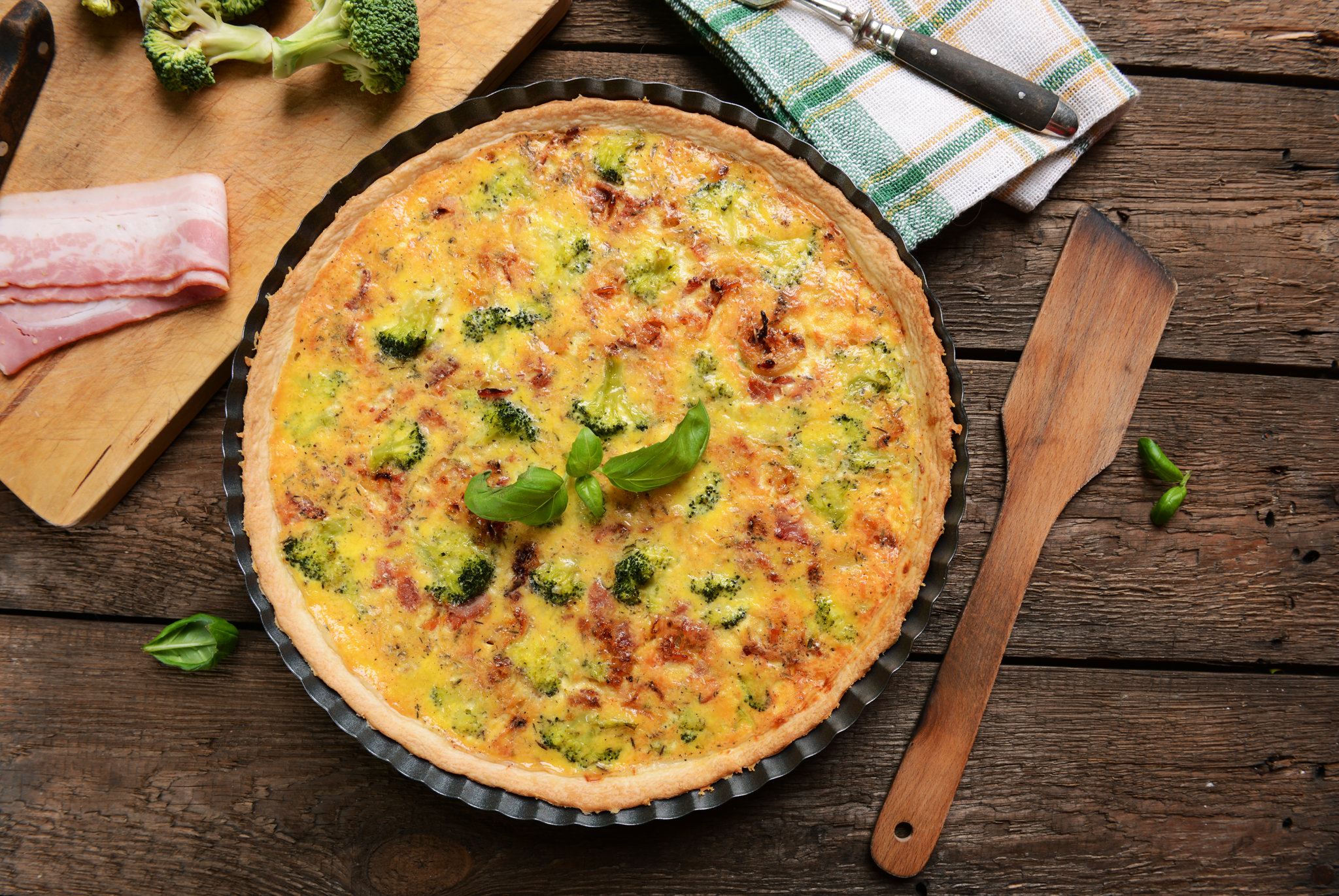 Picture of Broccoli, Ham & Cheddar Quiche